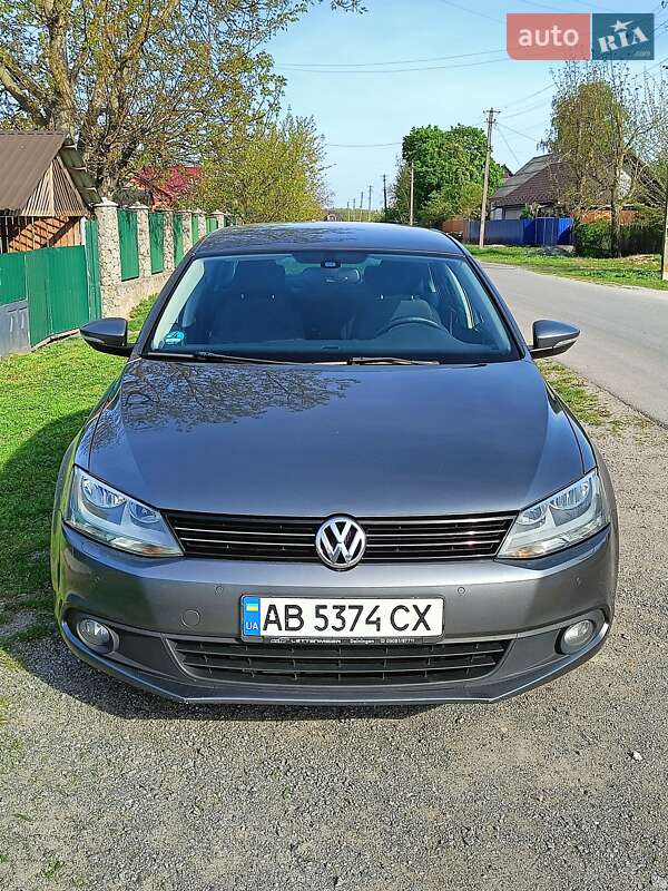 Седан Volkswagen Jetta 2011 в Калиновке