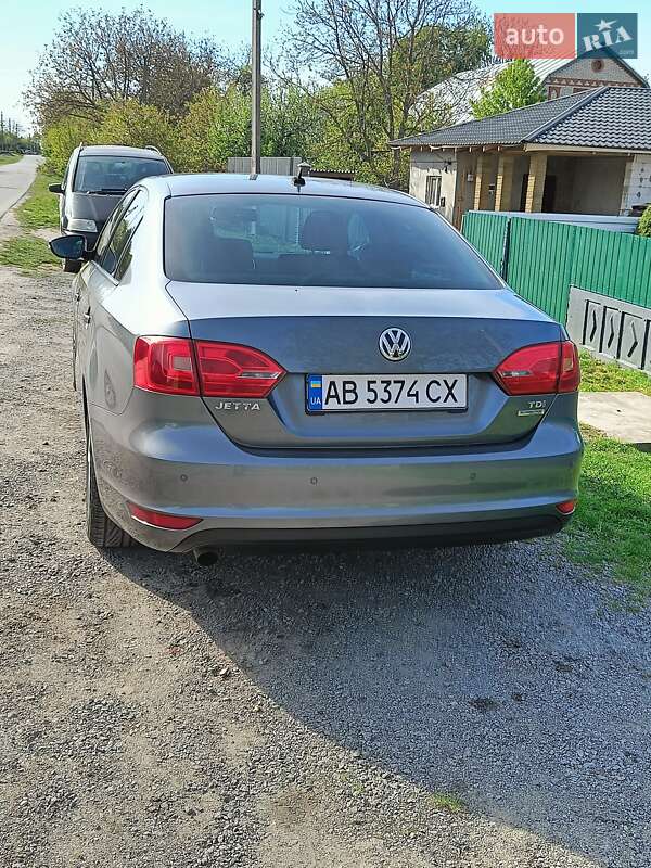 Седан Volkswagen Jetta 2011 в Калиновке