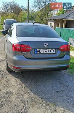 Седан Volkswagen Jetta 2011 в 