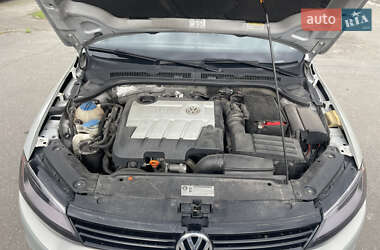 Седан Volkswagen Jetta 2011 в 