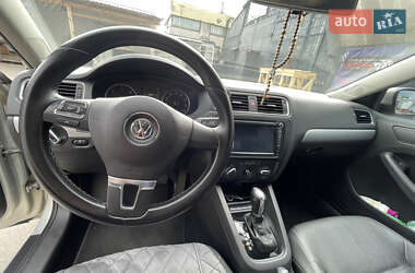 Седан Volkswagen Jetta 2011 в 