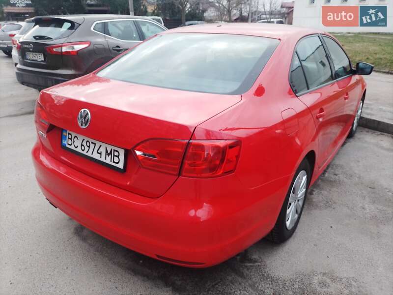 Седан Volkswagen Jetta 2014 в Львове