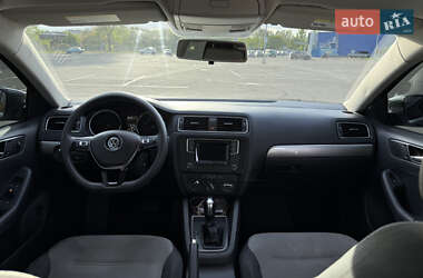 Седан Volkswagen Jetta 2017 в 