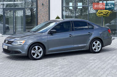 Седан Volkswagen Jetta 2013 в 
