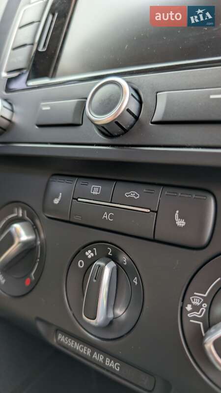 Седан Volkswagen Jetta 2011 в Львове