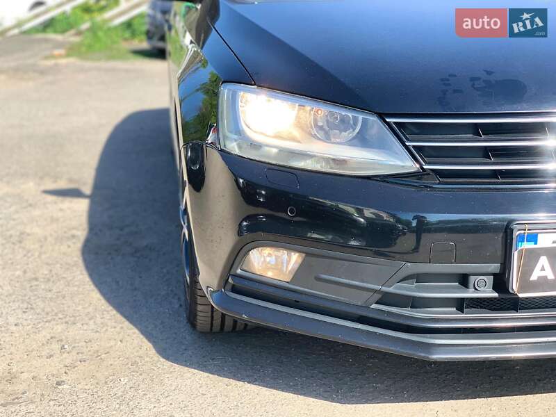 Седан Volkswagen Jetta 2016 в Вінниці