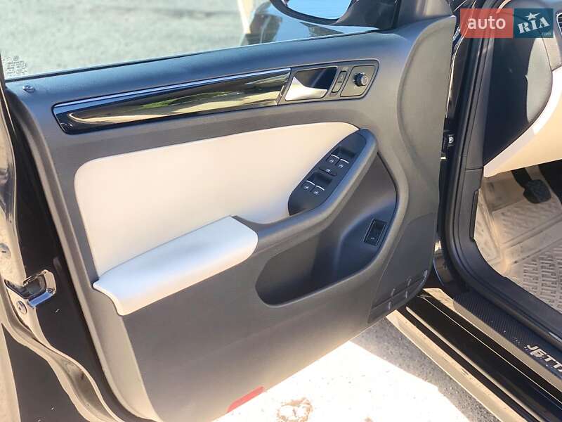 Седан Volkswagen Jetta 2016 в Вінниці