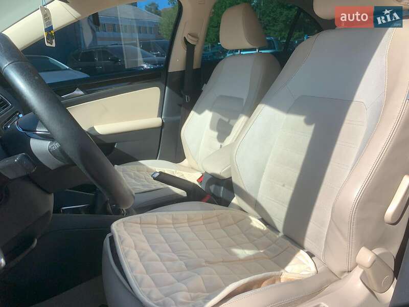Седан Volkswagen Jetta 2016 в Вінниці