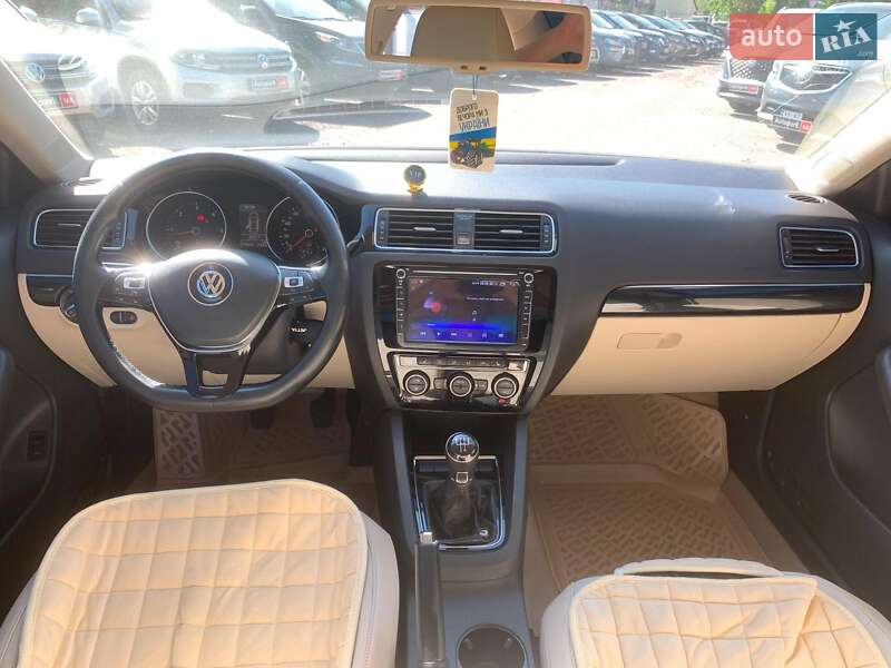 Седан Volkswagen Jetta 2016 в Вінниці