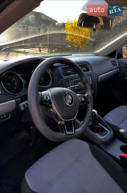 Седан Volkswagen Jetta 2017 в 