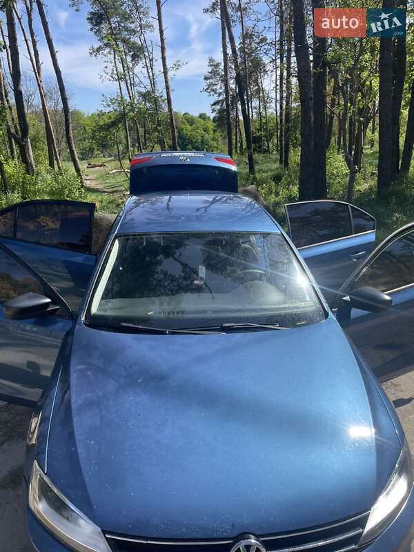 Седан Volkswagen Jetta 2014 в Житомирі