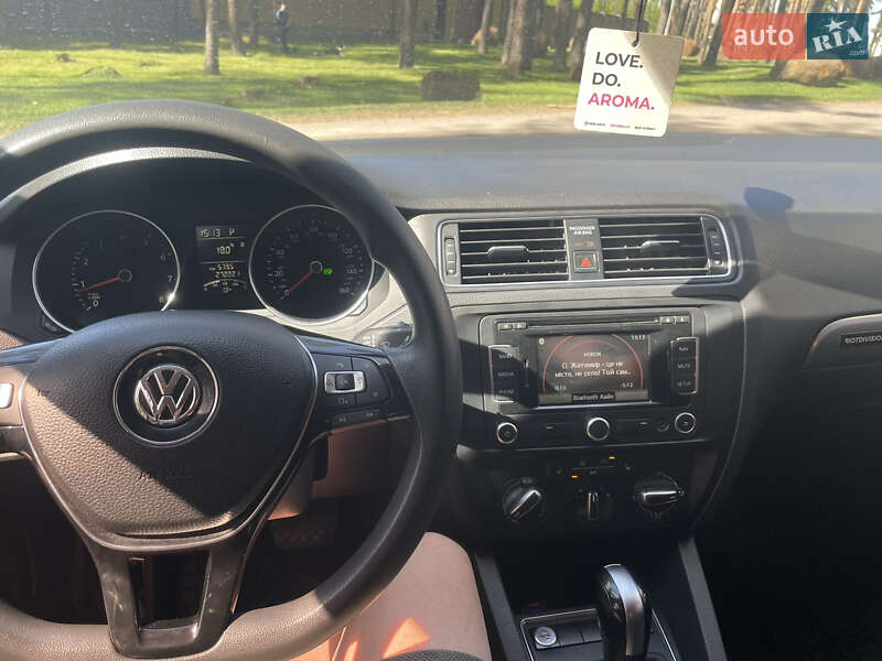 Седан Volkswagen Jetta 2014 в Житомирі