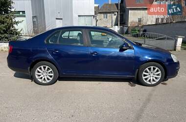 Седан Volkswagen Jetta 2008 в 