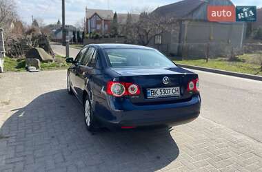 Седан Volkswagen Jetta 2008 в 