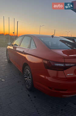 Седан Volkswagen Jetta 2019 в Львове