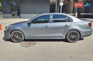 Седан Volkswagen Jetta 2016 в 
