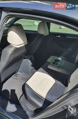 Седан Volkswagen Jetta 2016 в 