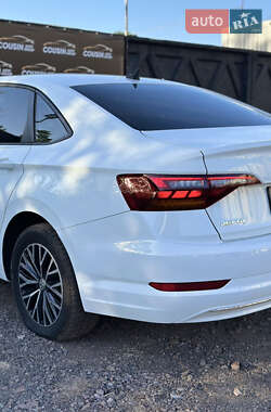Седан Volkswagen Jetta 2018 в 