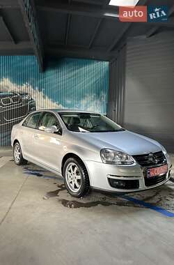 Седан Volkswagen Jetta 2008 в Самборе