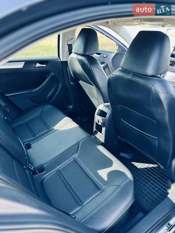 Седан Volkswagen Jetta 2014 в Полтаве