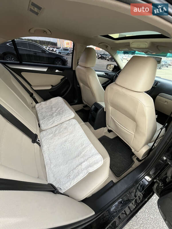 Седан Volkswagen Jetta 2014 в Киеве