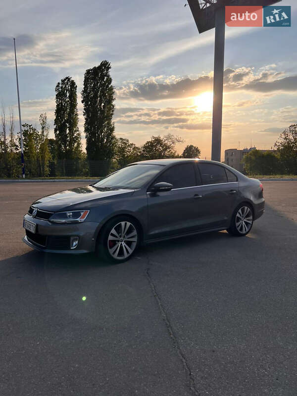 Седан Volkswagen Jetta 2012 в Харкові