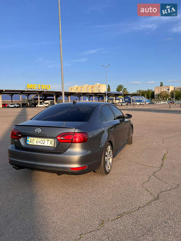 Седан Volkswagen Jetta 2012 в Харкові