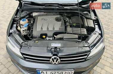 Седан Volkswagen Jetta 2016 в 