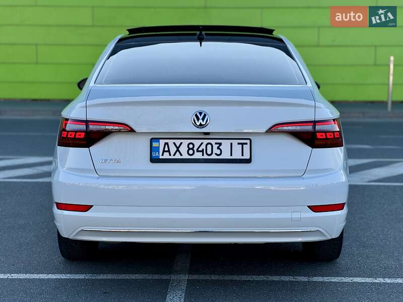 Седан Volkswagen Jetta 2018 в Києві