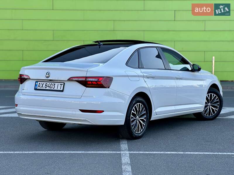 Седан Volkswagen Jetta 2018 в Києві