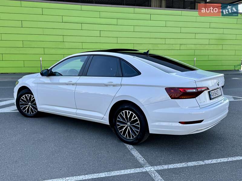 Седан Volkswagen Jetta 2018 в Києві