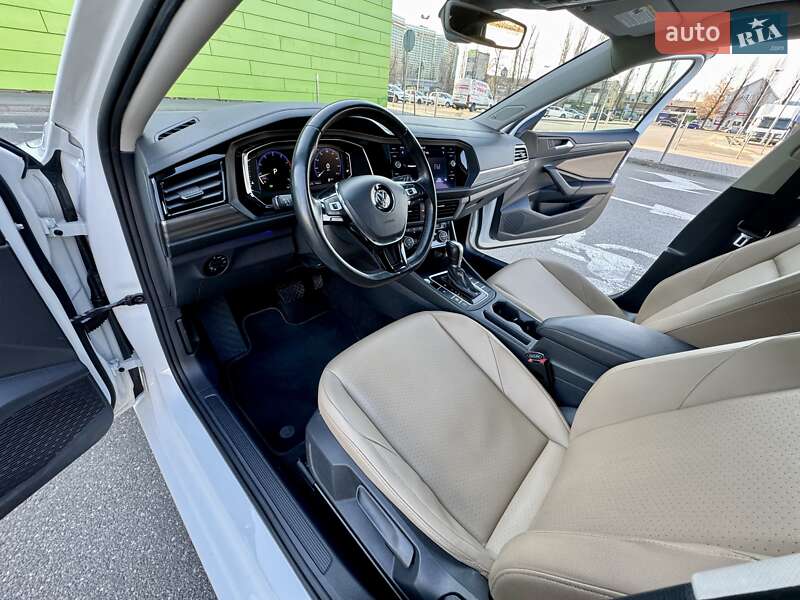 Седан Volkswagen Jetta 2018 в Києві