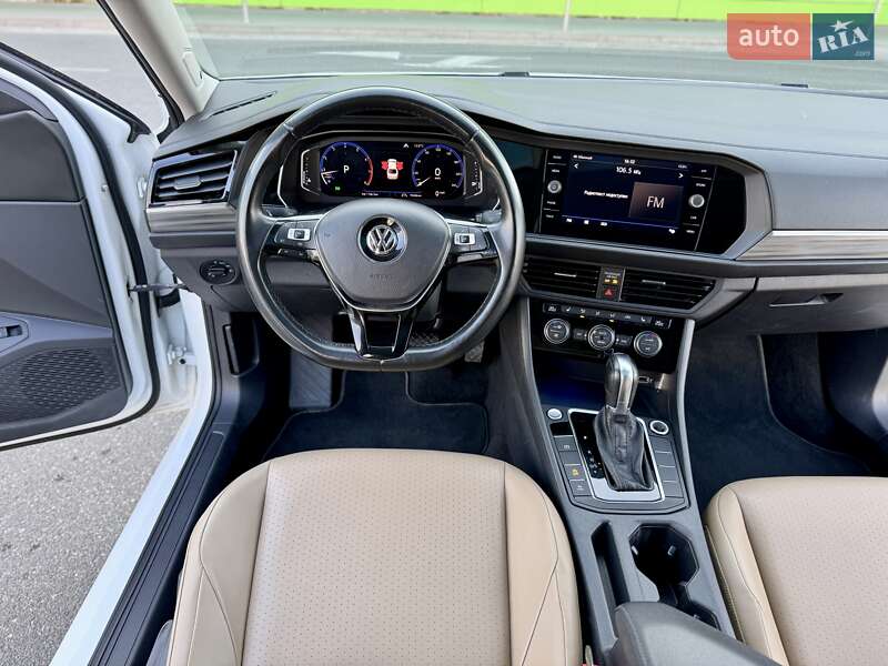 Седан Volkswagen Jetta 2018 в Києві