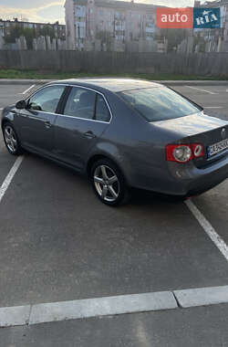 Седан Volkswagen Jetta 2007 в 