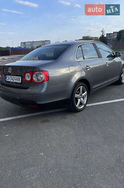 Седан Volkswagen Jetta 2007 в 