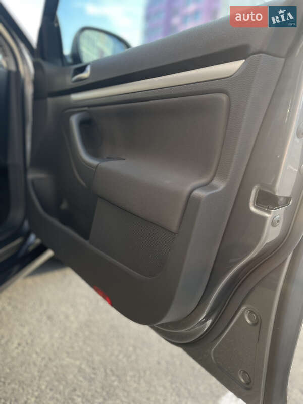 Седан Volkswagen Jetta 2007 в Умані