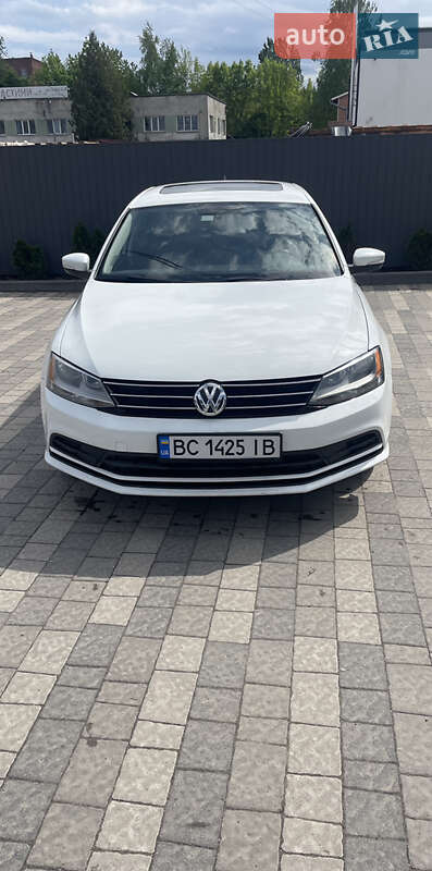 Седан Volkswagen Jetta 2015 в 