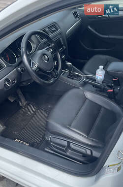 Седан Volkswagen Jetta 2015 в 