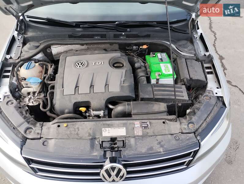 Седан Volkswagen Jetta 2016 в Запоріжжі