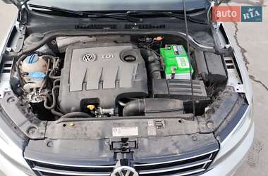 Седан Volkswagen Jetta 2016 в 