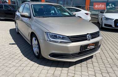 Седан Volkswagen Jetta 2012 в Львові