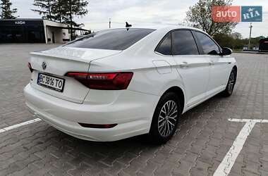 Седан Volkswagen Jetta 2018 в 