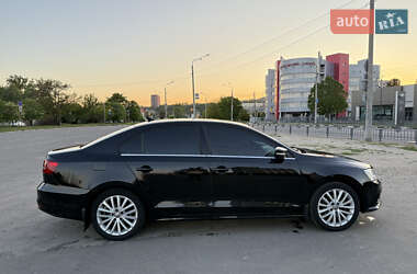 Седан Volkswagen Jetta 2014 в 