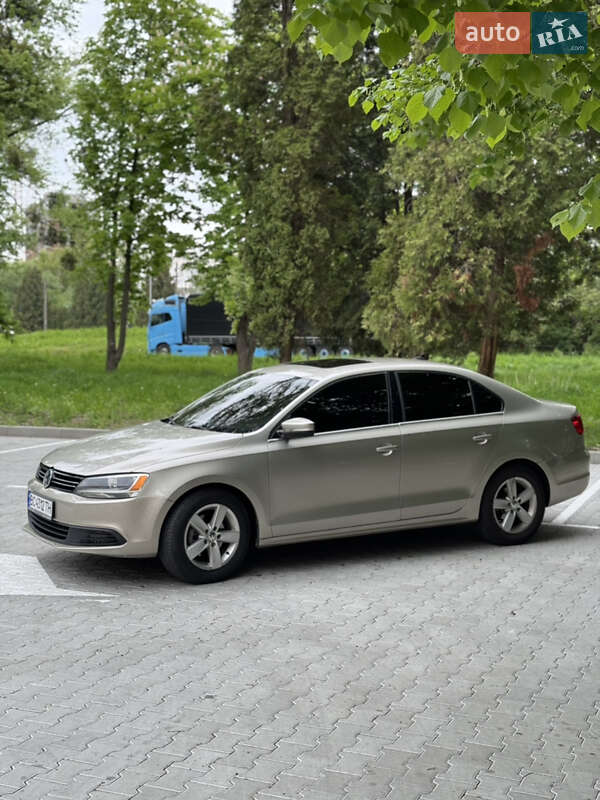 Седан Volkswagen Jetta 2012 в Львове