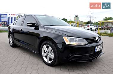 Седан Volkswagen Jetta 2012 в 