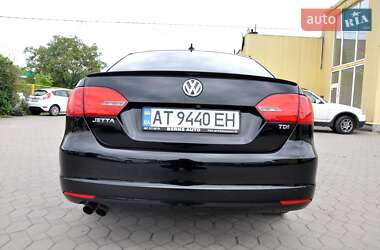 Седан Volkswagen Jetta 2012 в 