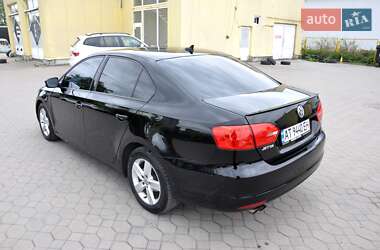Седан Volkswagen Jetta 2012 в 