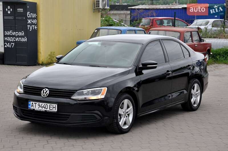 Седан Volkswagen Jetta 2012 в 