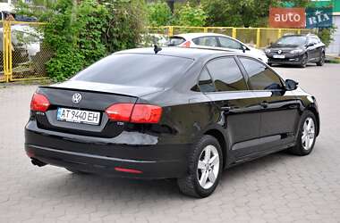 Седан Volkswagen Jetta 2012 в 