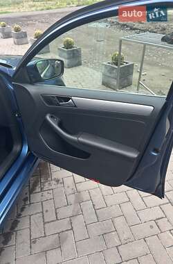 Седан Volkswagen Jetta 2016 в 